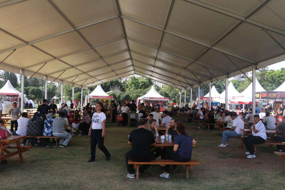 Adana Lezzet Festivali'ne Konyalı akını! Her yıl gidiyor, birini bile kaçırmamış 3